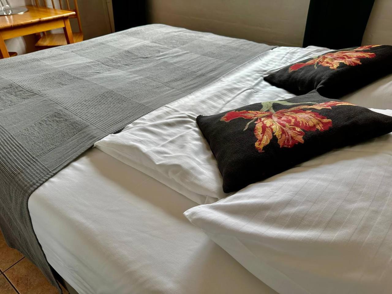 House Of Sun Bed & Breakfast วิลนีอุส ภายนอก รูปภาพ