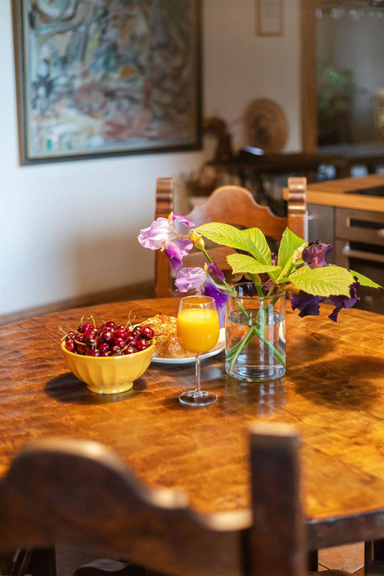 House Of Sun Bed & Breakfast วิลนีอุส ภายนอก รูปภาพ