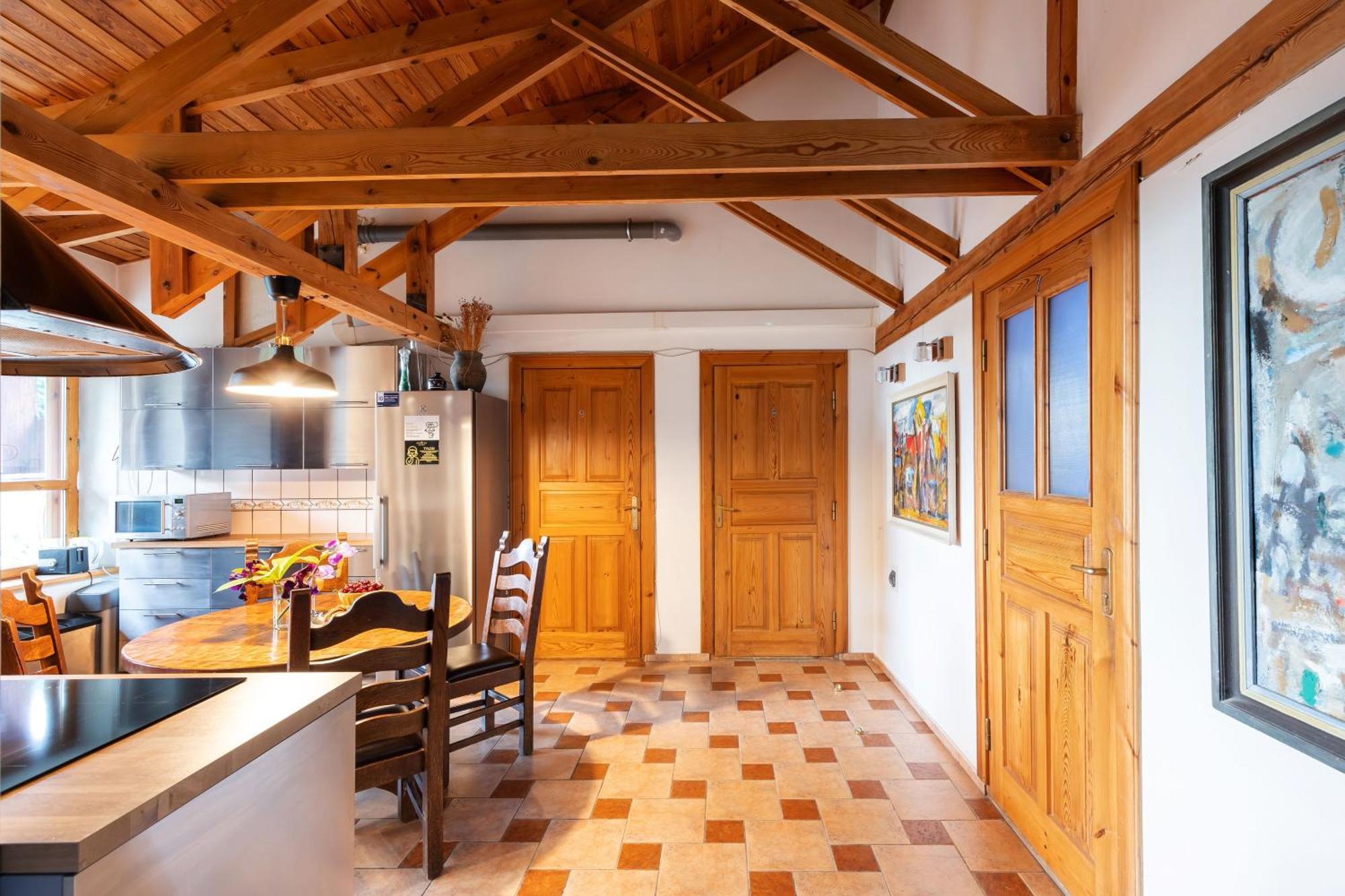 House Of Sun Bed & Breakfast วิลนีอุส ภายนอก รูปภาพ