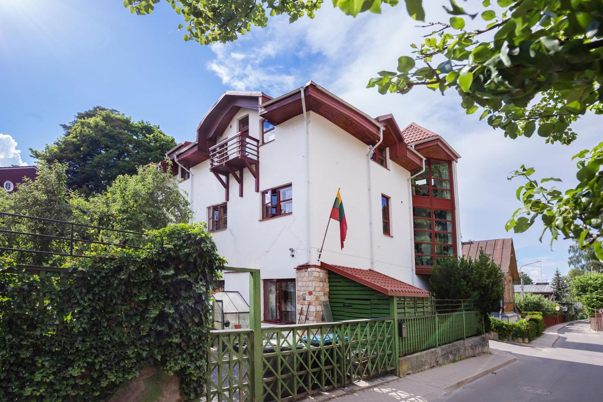 House Of Sun Bed & Breakfast วิลนีอุส ภายนอก รูปภาพ