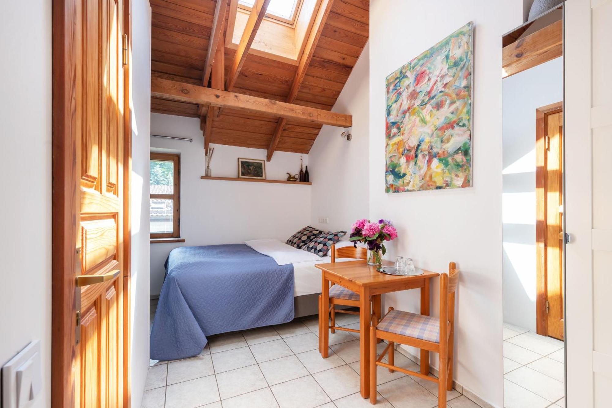 House Of Sun Bed & Breakfast วิลนีอุส ภายนอก รูปภาพ